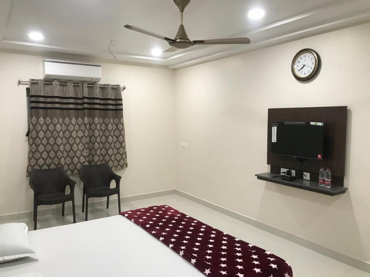 מלון Eluru Sri Krishna Residency מראה חיצוני תמונה