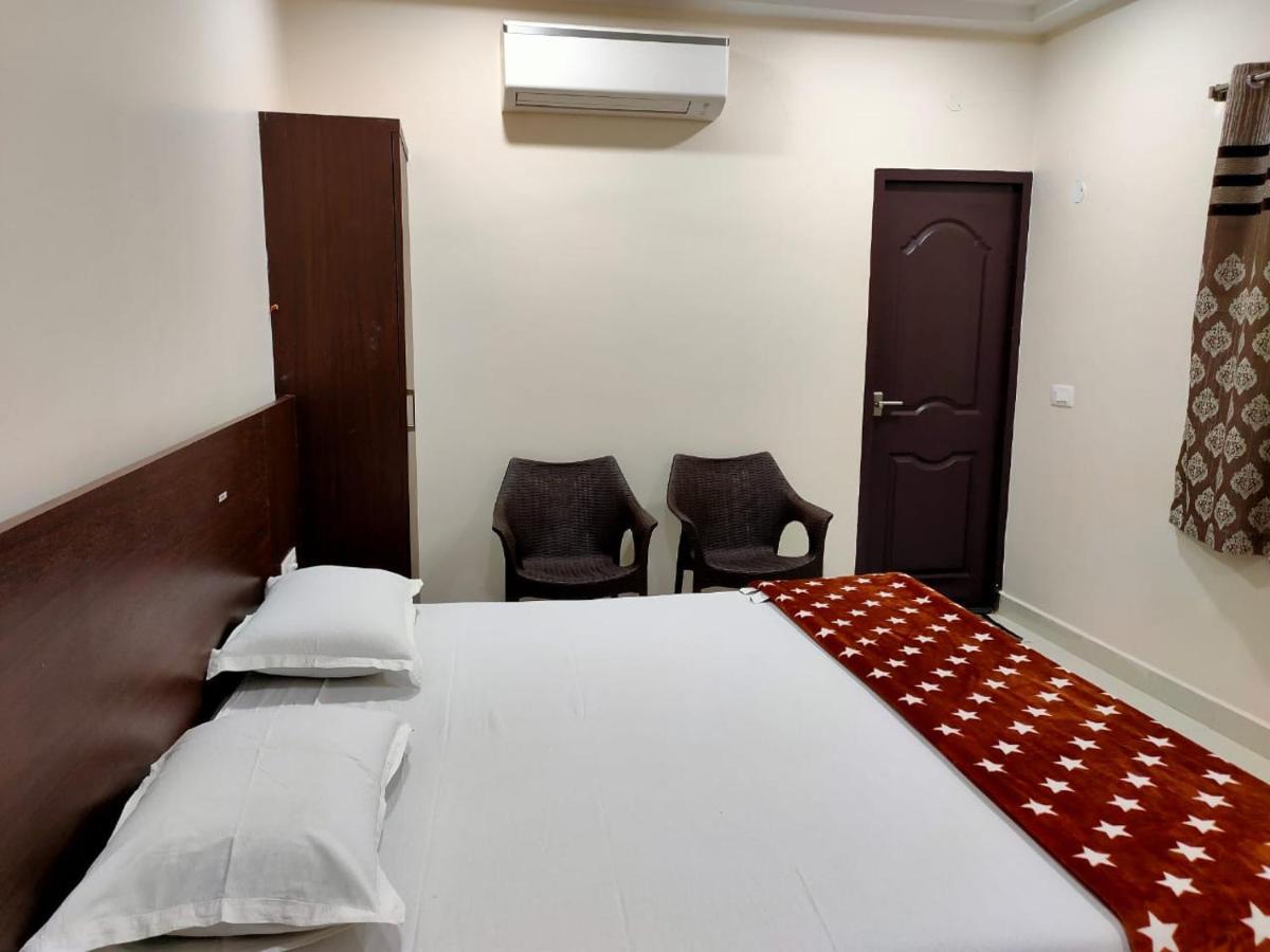 מלון Eluru Sri Krishna Residency מראה חיצוני תמונה
