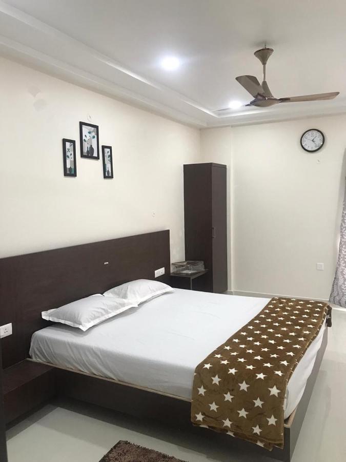מלון Eluru Sri Krishna Residency מראה חיצוני תמונה