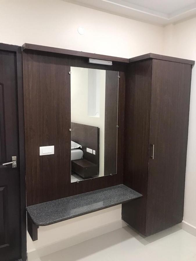 מלון Eluru Sri Krishna Residency מראה חיצוני תמונה