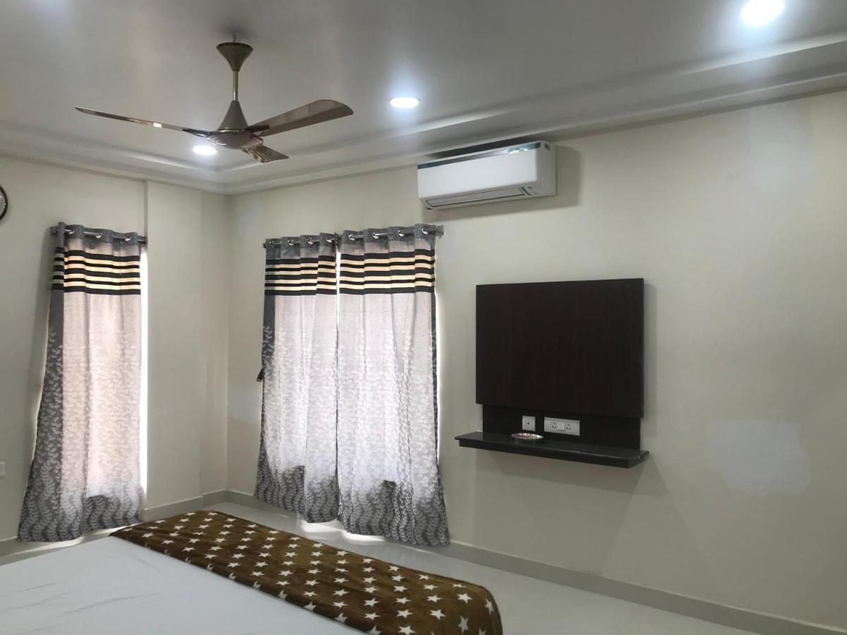 מלון Eluru Sri Krishna Residency מראה חיצוני תמונה